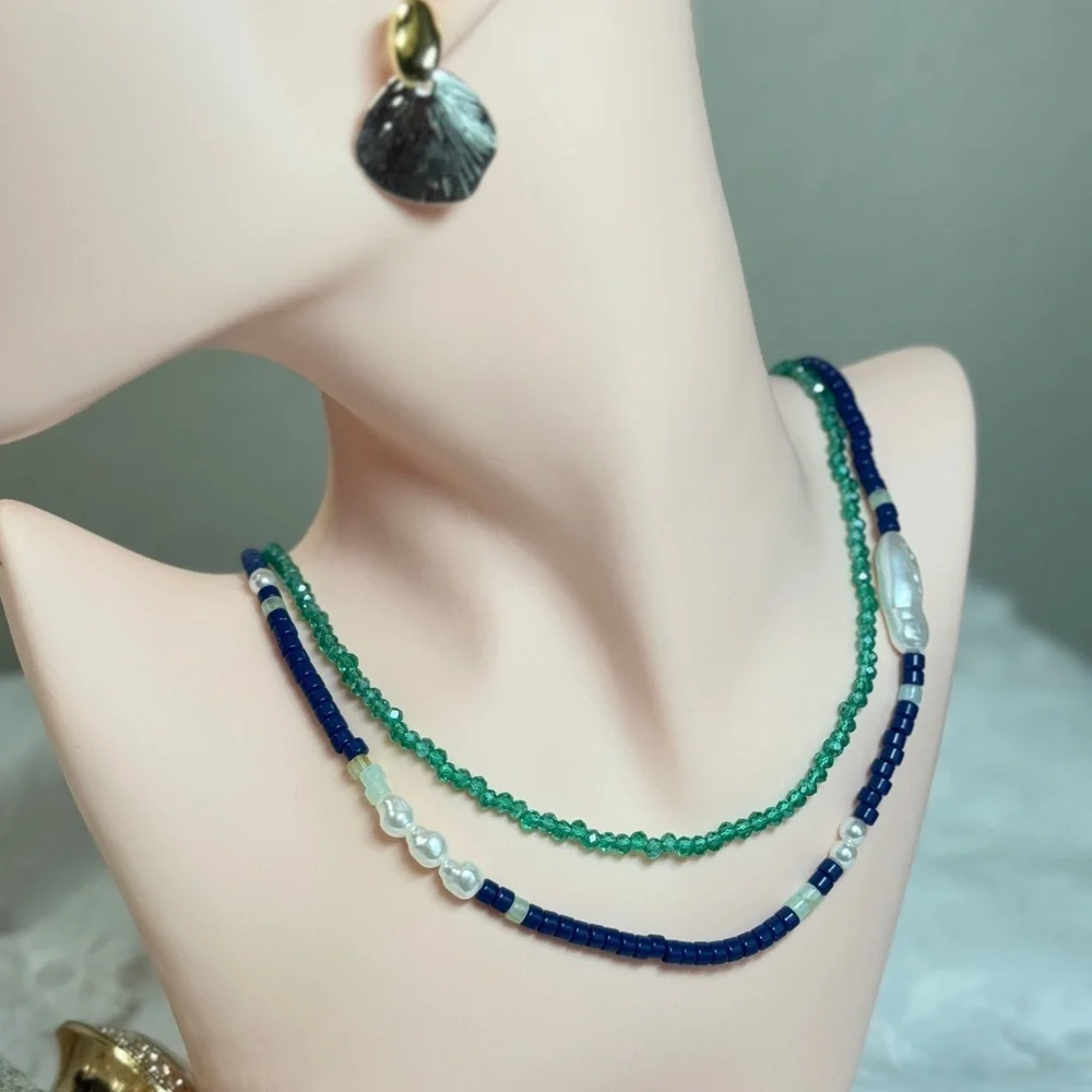 Classic Design Blue and Green, and Pearl Beaded Necklace - Picture 4 of 4